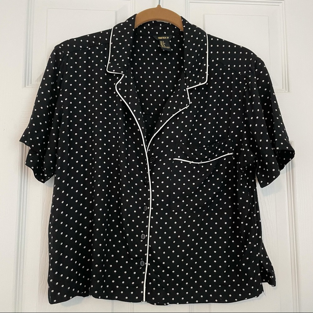 Polka dot button up top with front left pocket
